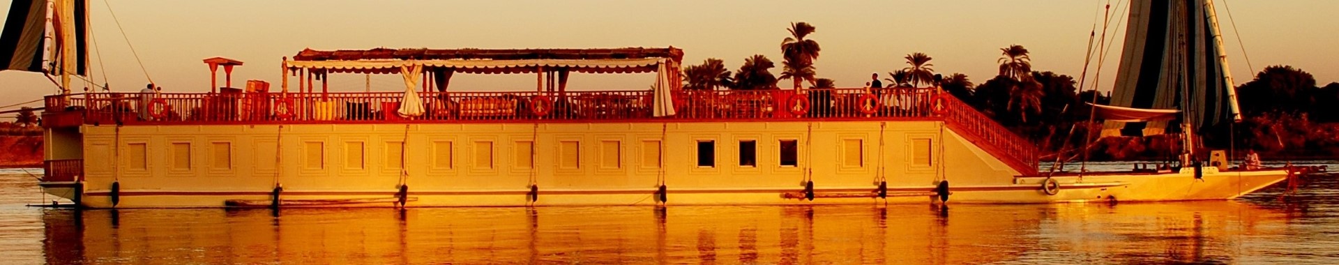 Queen Farida - das goldene Boot